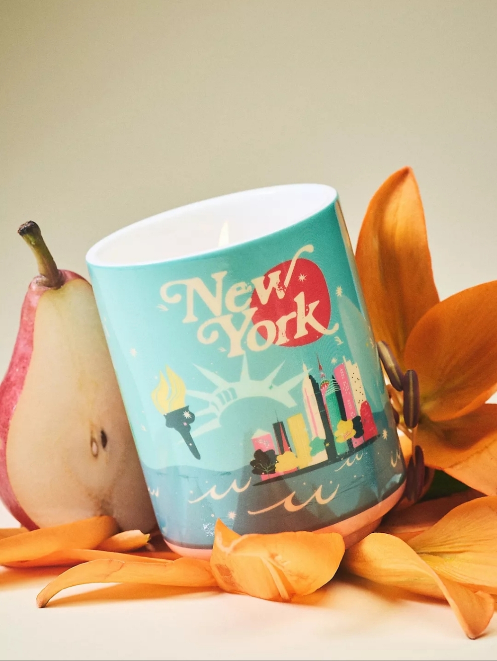 Anthropologie Daniella Manini New York Fruity Salted Pear & Lily Ceramic Candle